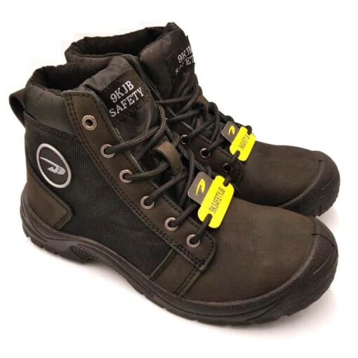 รองเท้า safety สีดำ